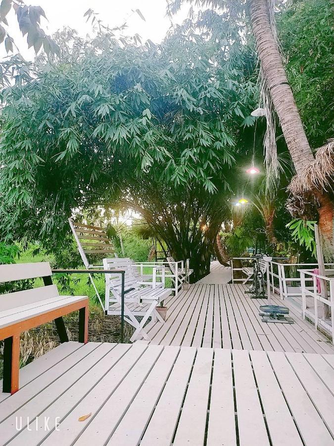In Love Resort Chainat Exterior photo