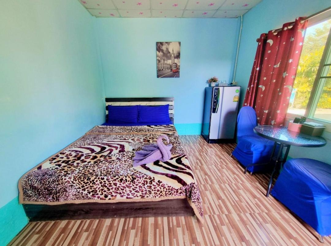 In Love Resort Chainat Exterior photo
