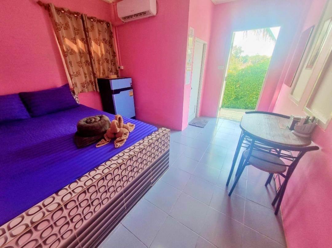 In Love Resort Chainat Exterior photo