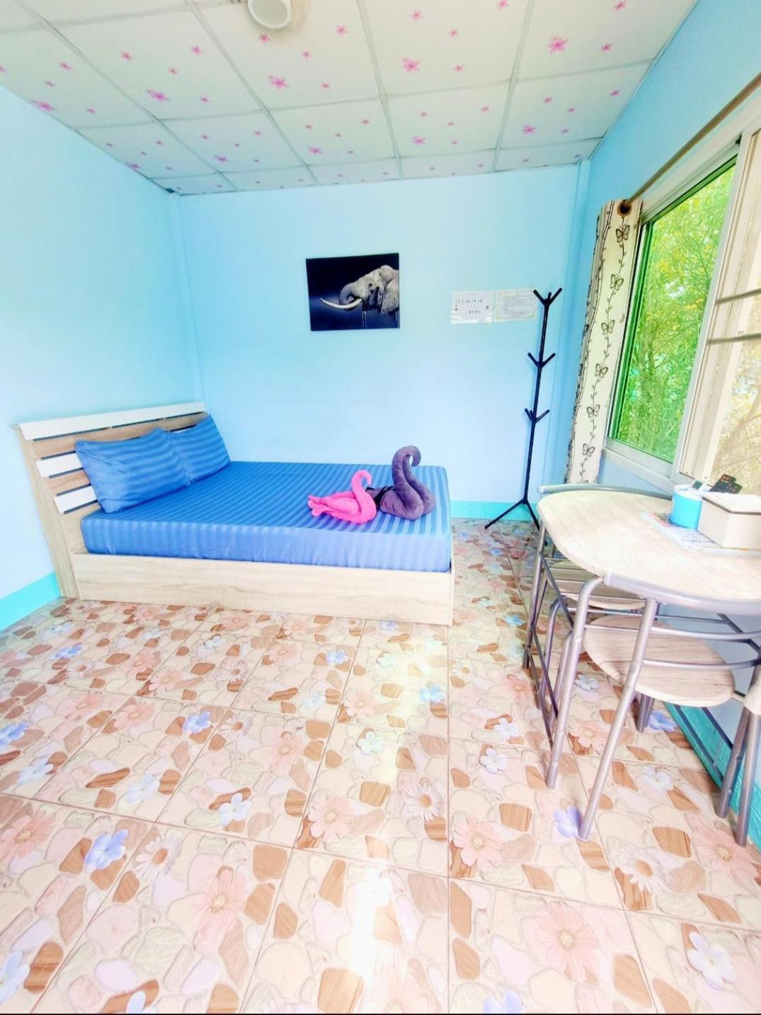 In Love Resort Chainat Room photo